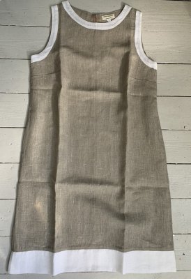 A Dress with no sleeve Linen